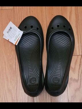 CROCS Women's Black Slip-On Ballet Flats